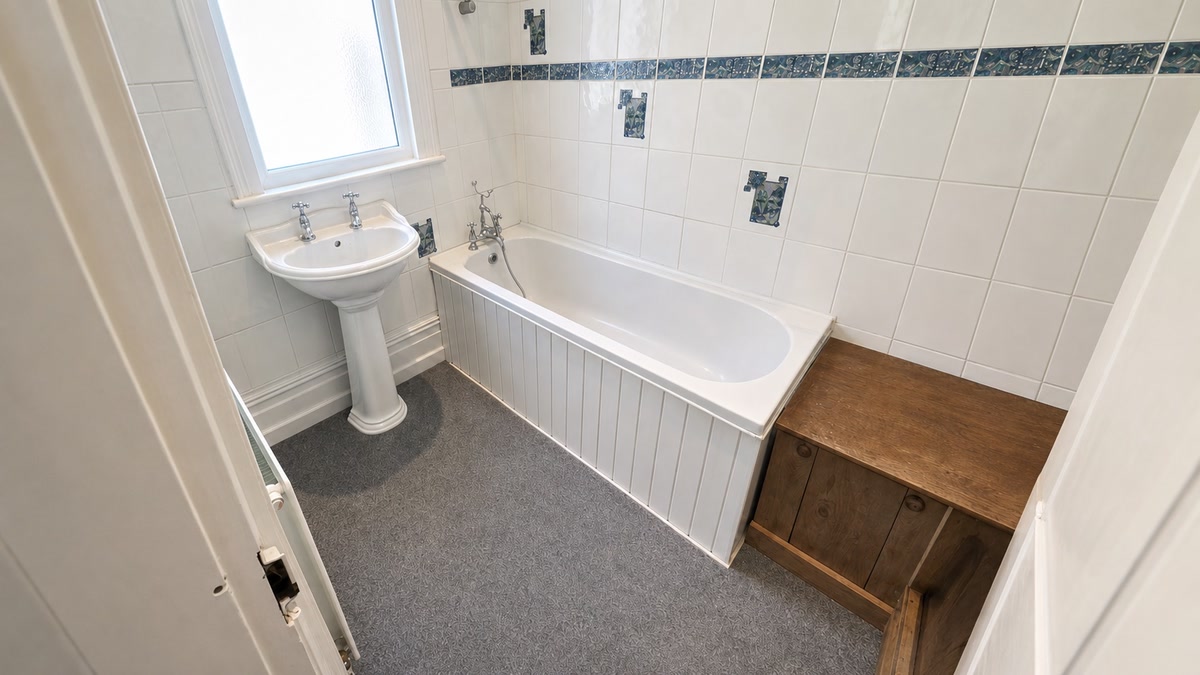 Clean and cleared bathroom after the Sky Prime deep clean